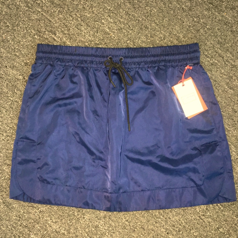NWT Hunter Athletic Skirt Navy Blue size large- never worn limited edition